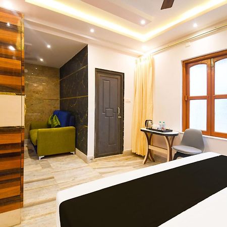 Super Hotel O Haven Inn Колката Екстериор снимка