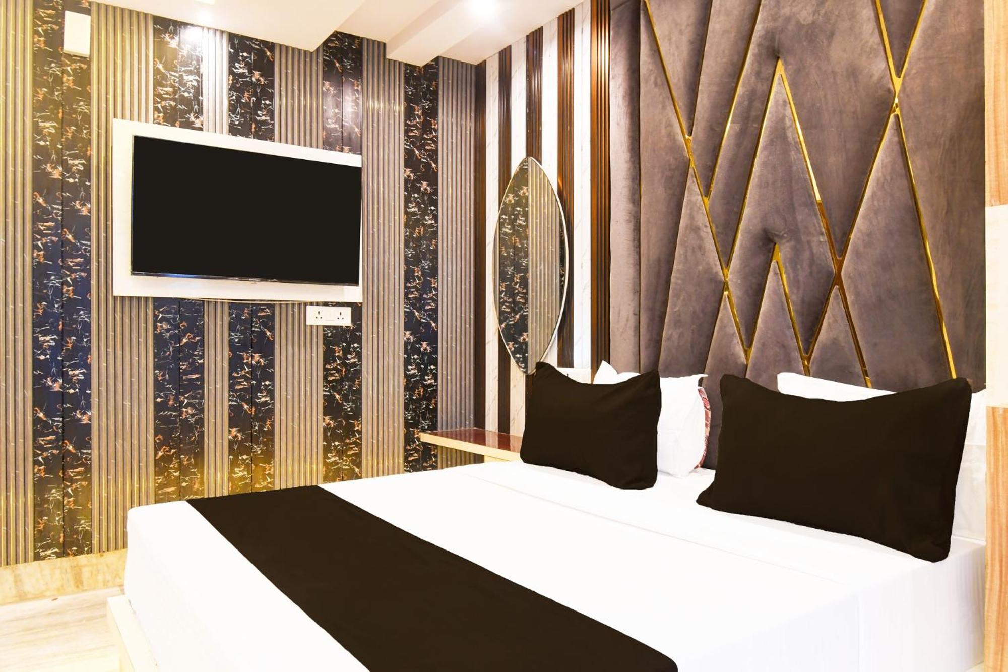 Super Hotel O Haven Inn Колката Екстериор снимка