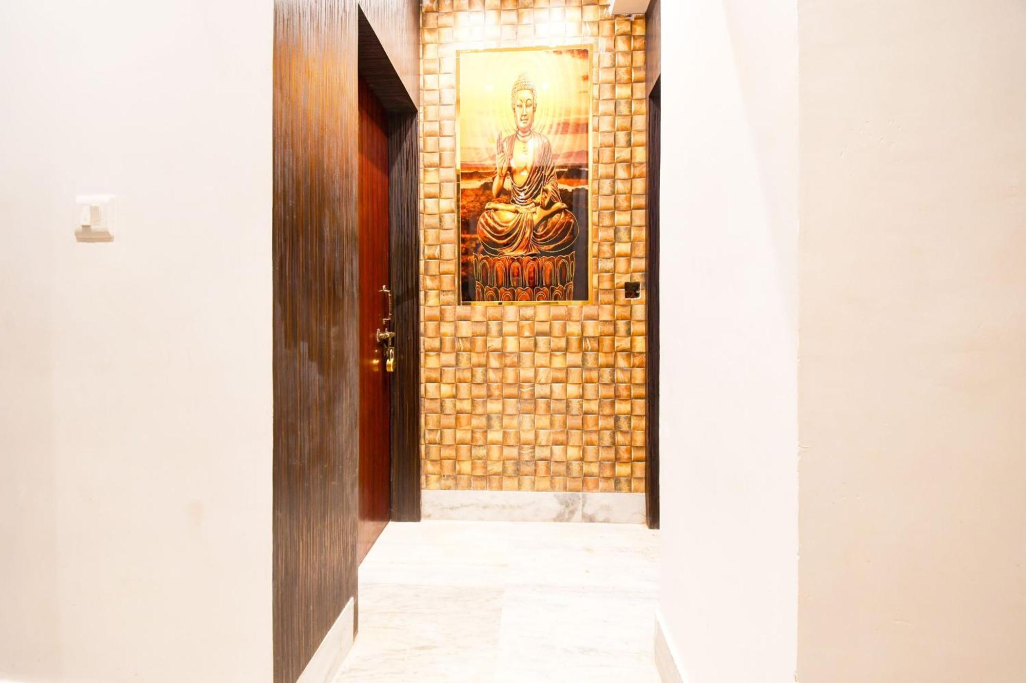 Super Hotel O Haven Inn Колката Екстериор снимка